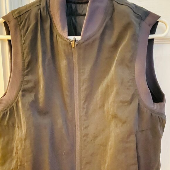 Lululemon Small Black Reversible Vest - Picture 7 of 7